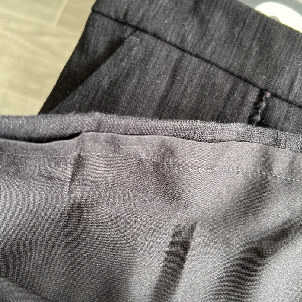 Black 18” lined skirt w/cute pocket trim detail - Picture 7 of 8